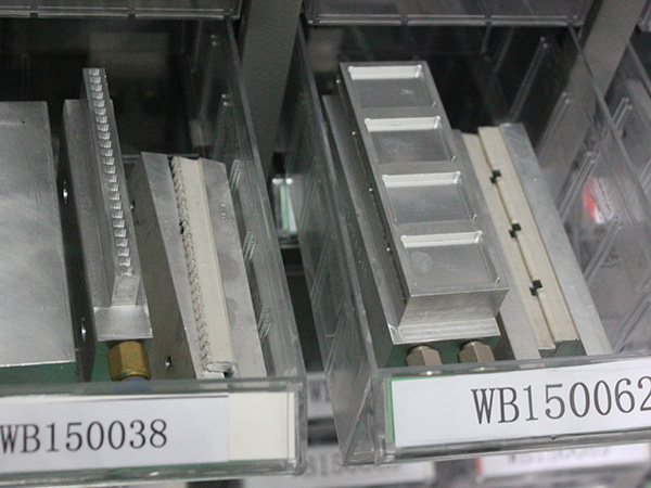 載帶模具